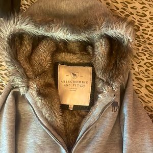 COPY - Abercrombie & Fitch fur lined gray hoodie